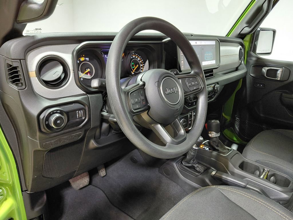 Used 2025 Jeep Wrangler Unlimited Sport AWD/4WD image 21