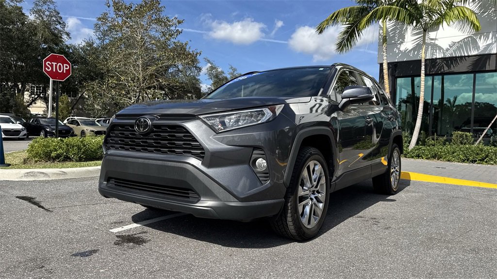 Used 2021 Toyota RAV4 XLE Premium image 32