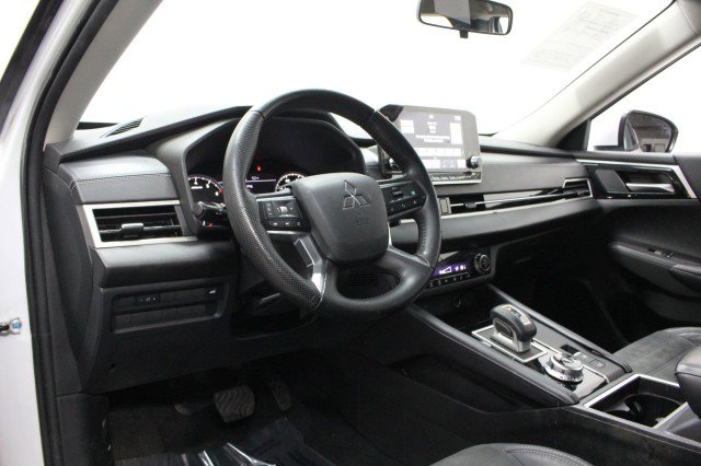 Used 2022 Mitsubishi Outlander SE image 6