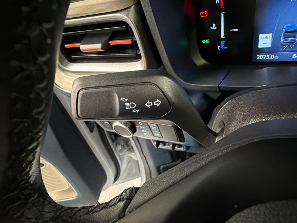 Used 2025 Ford Maverick Lariat w/ 4K Tow Package AWD/4WD image 19