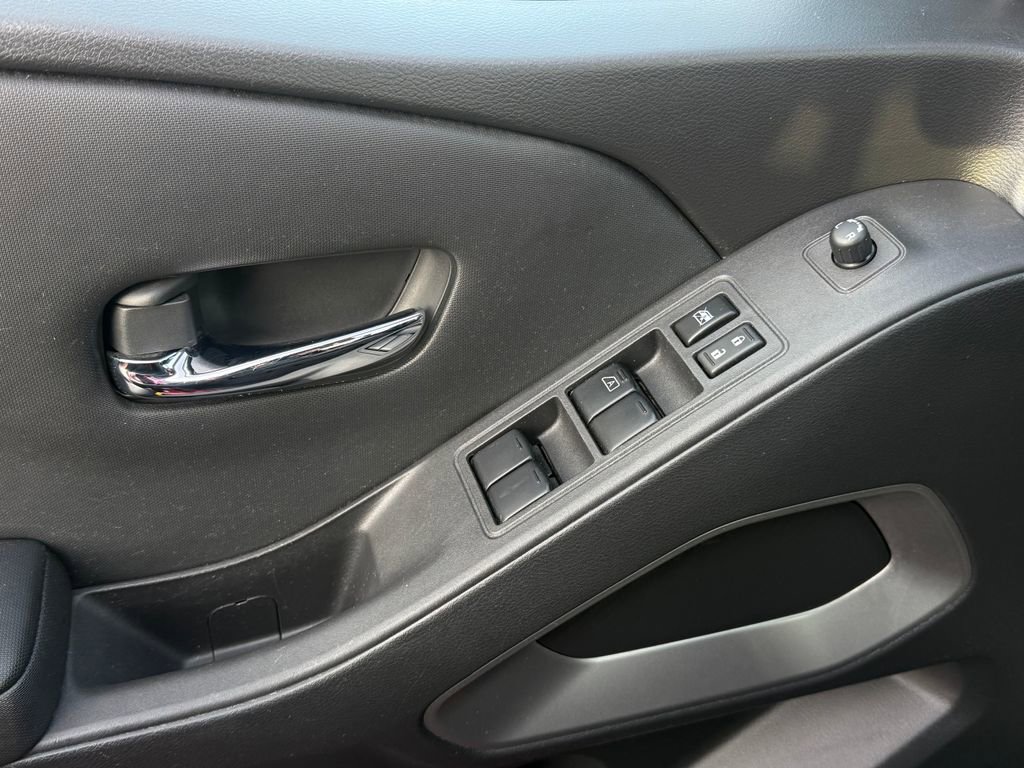 Used 2023 Nissan Frontier SV image 20