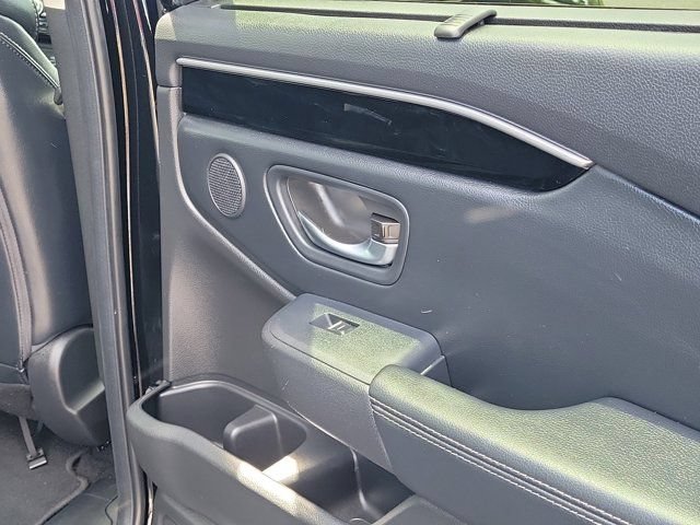 Certified 2025 Honda Pilot Touring image 7