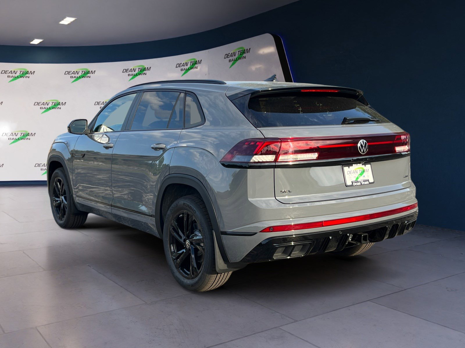 New 2026 Volkswagen Atlas Cross Sport SEL R-Line image 5