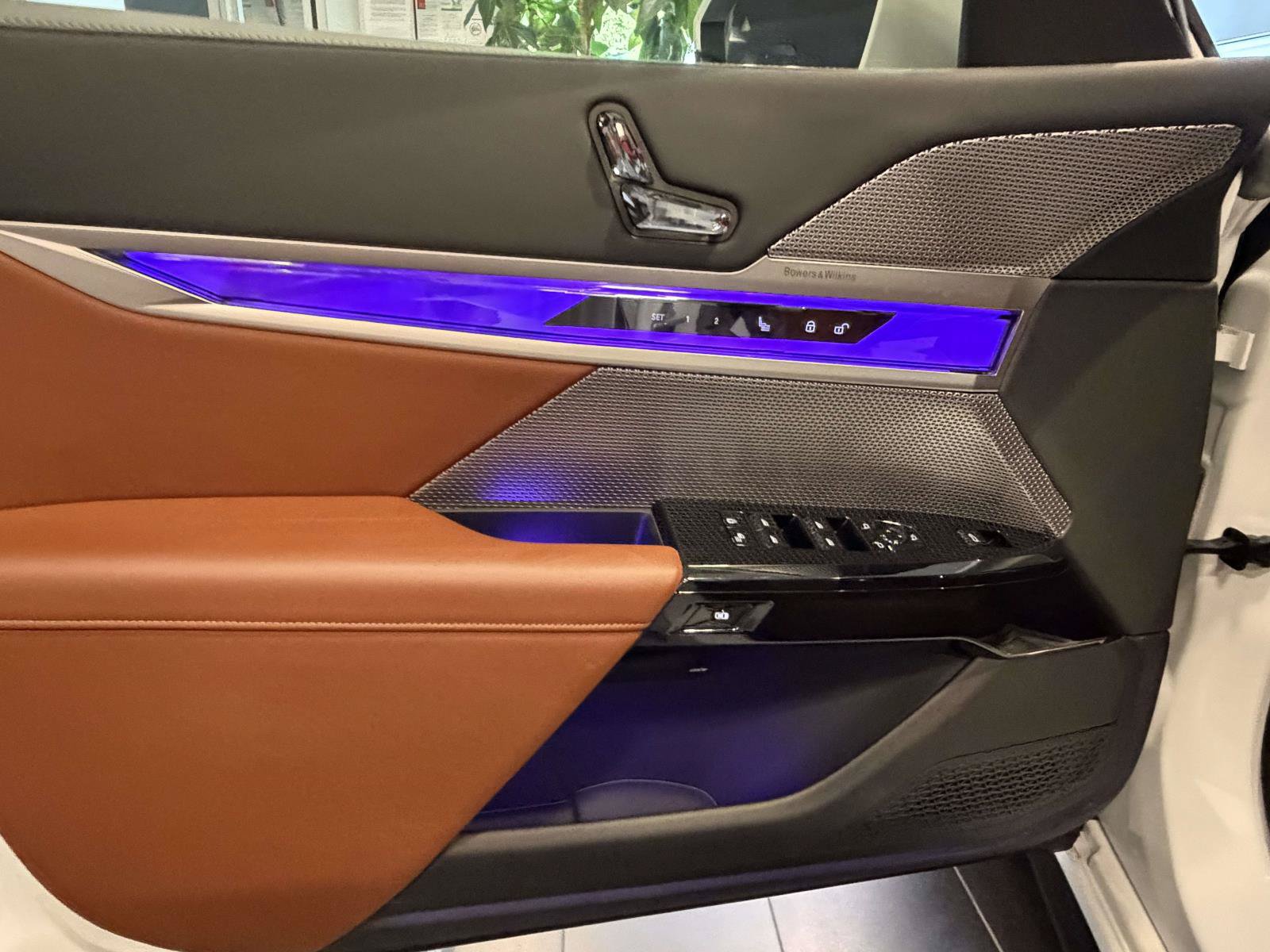 Used 2025 BMW i7 eDrive50 w/ M Sport Package RWD image 12
