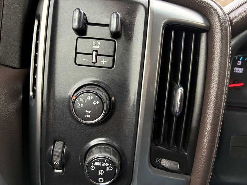 Used 2015 Chevrolet Silverado 1500 LTZ image 11