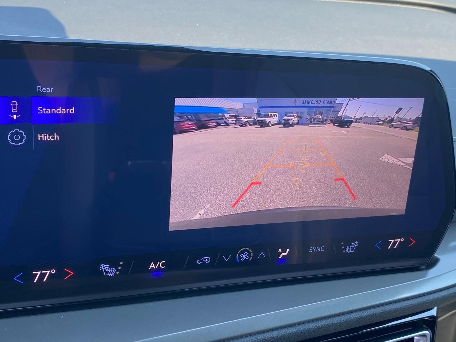 New 2027 Chevrolet Traverse LT w/ Sun and Wheel Package FWD image 17