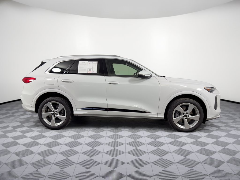 Certified 2025 Audi Q5 Premium w/ Premium Plus AWD/4WD image 8