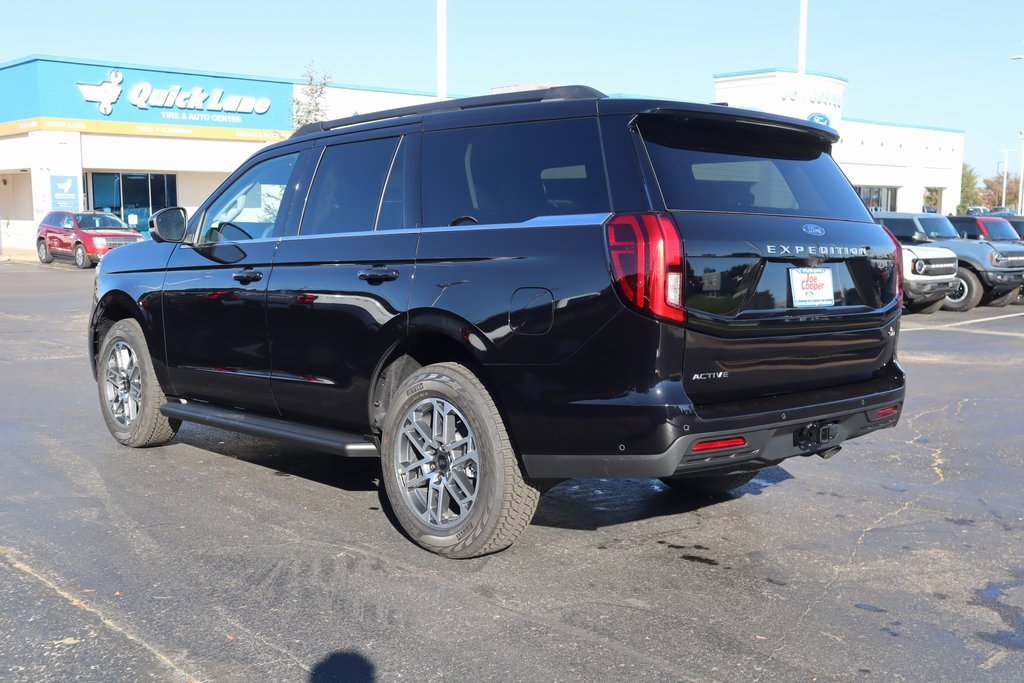 New 2025 Ford Expedition Active image 24