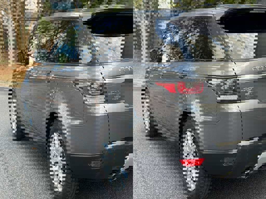 Used 2015 Land Rover Range Rover Sport HSE image 17