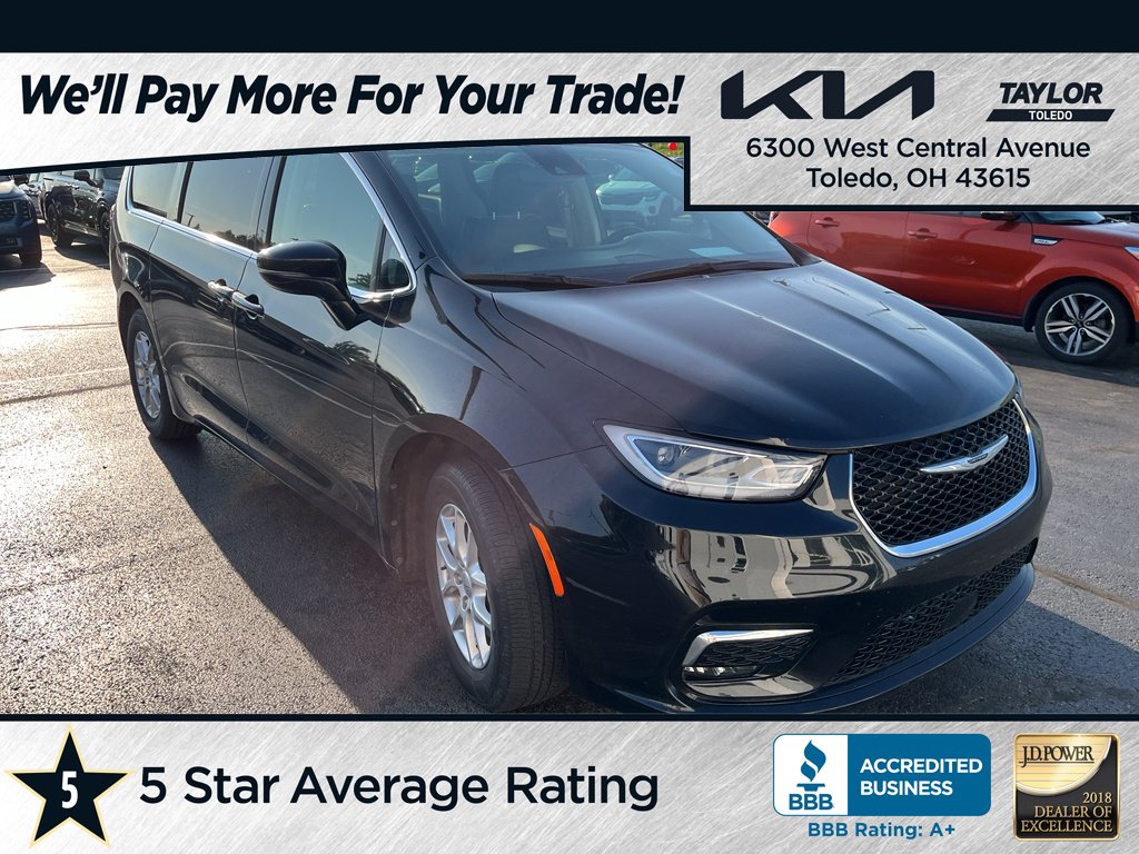 Used 2024 Chrysler Pacifica Touring-L
