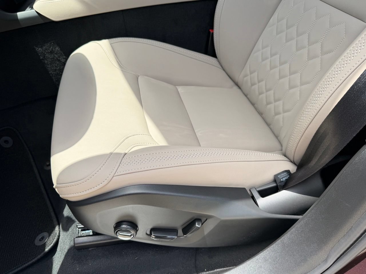 New 2026 Volvo XC90 B5 Plus w/ Protection Package Premier AWD/4WD image 20