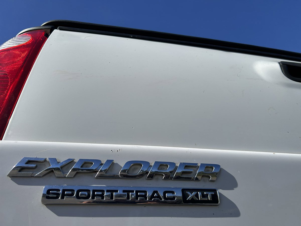 Used 2005 Ford Explorer Sport Trac XLT RWD image 9