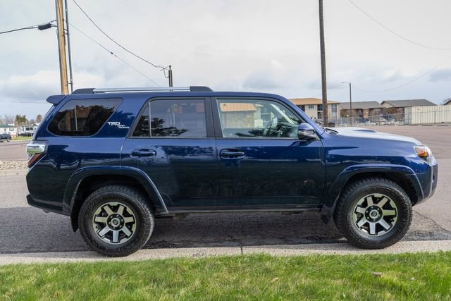 Used 2018 Toyota 4Runner TRD Off-Road Premium AWD/4WD image 4