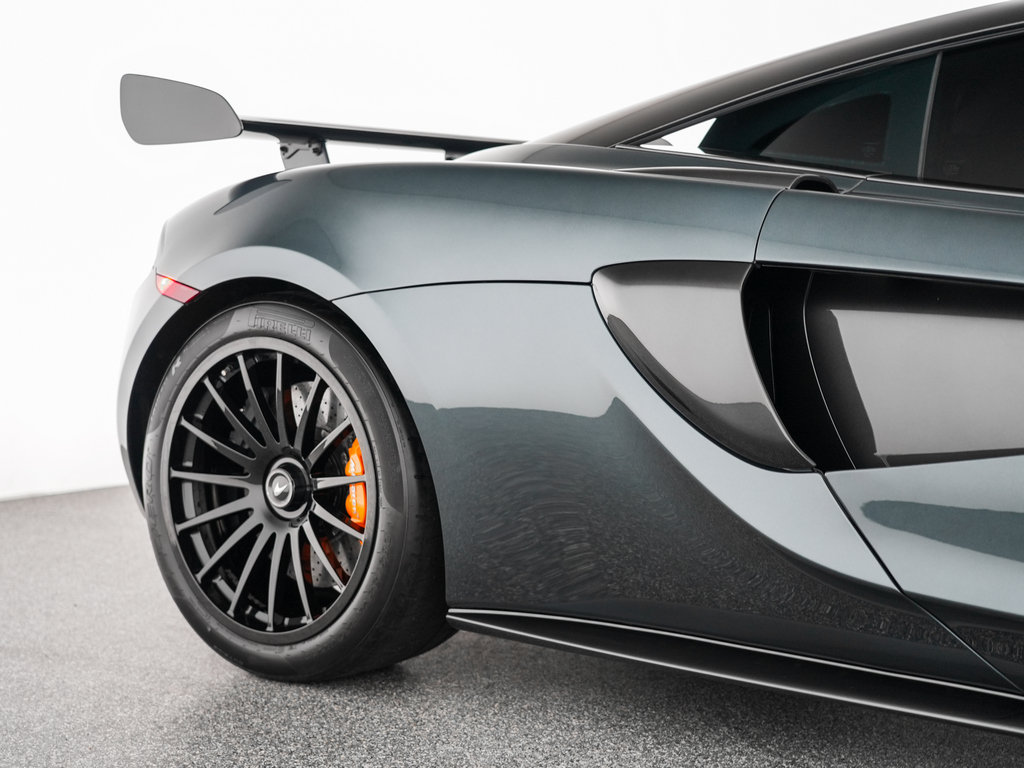 Used 2020 McLaren 620R RWD image 38