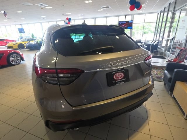Used 2022 Maserati Levante Modena AWD/4WD image 4
