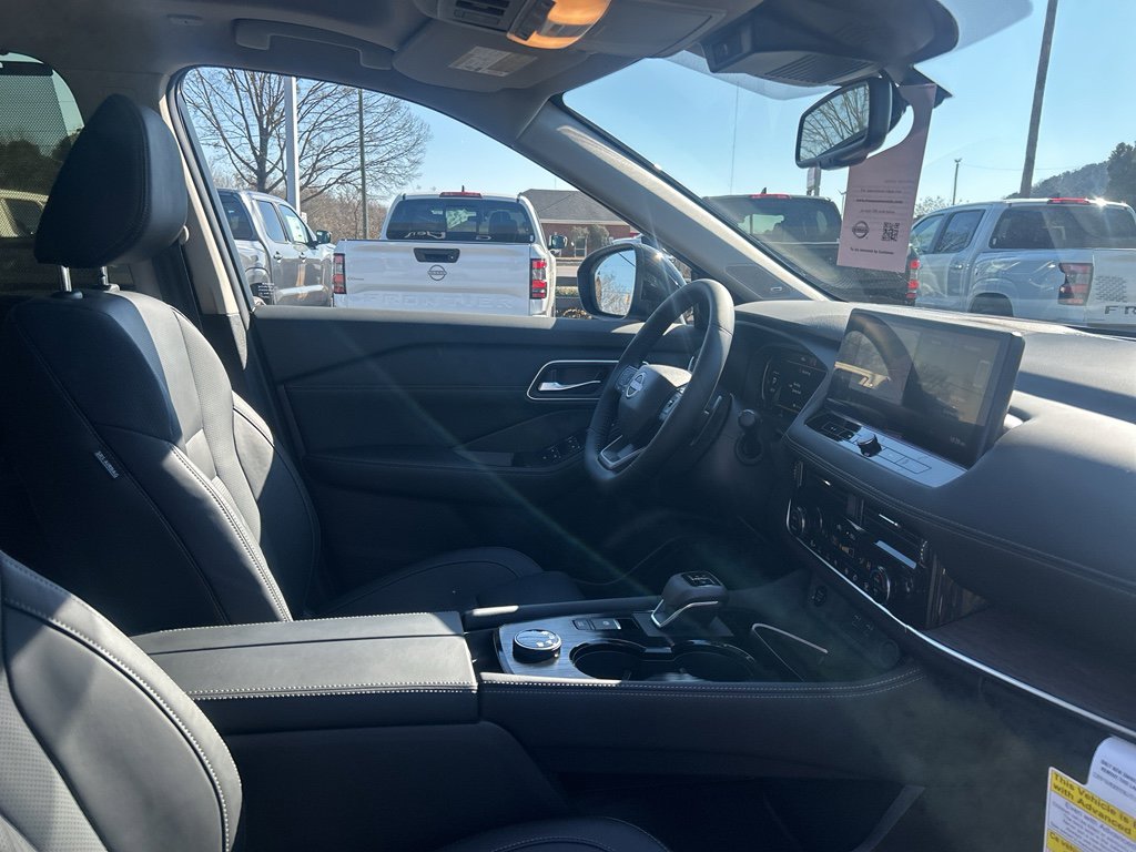 New 2026 Nissan Rogue Platinum image 24