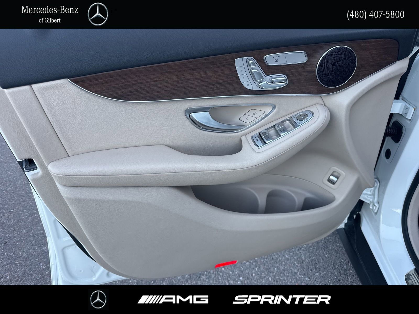 Used 2022 Mercedes-Benz GLC 300 4MATIC image 11