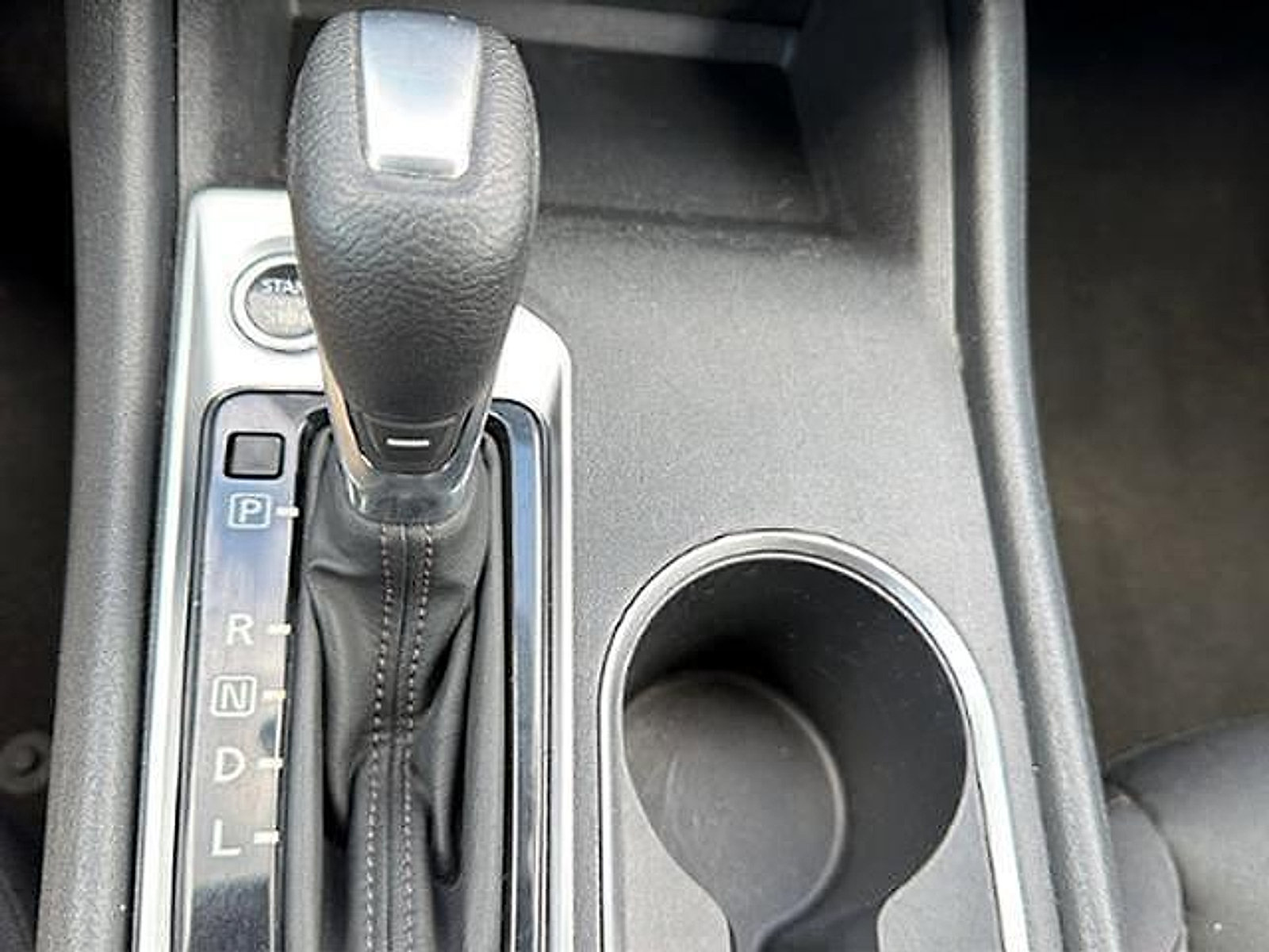Used 2022 Nissan Altima 2.5 SV FWD image 14