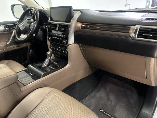 Used 2023 Lexus GX 460 Premium w/ Accessory Package AWD/4WD image 22