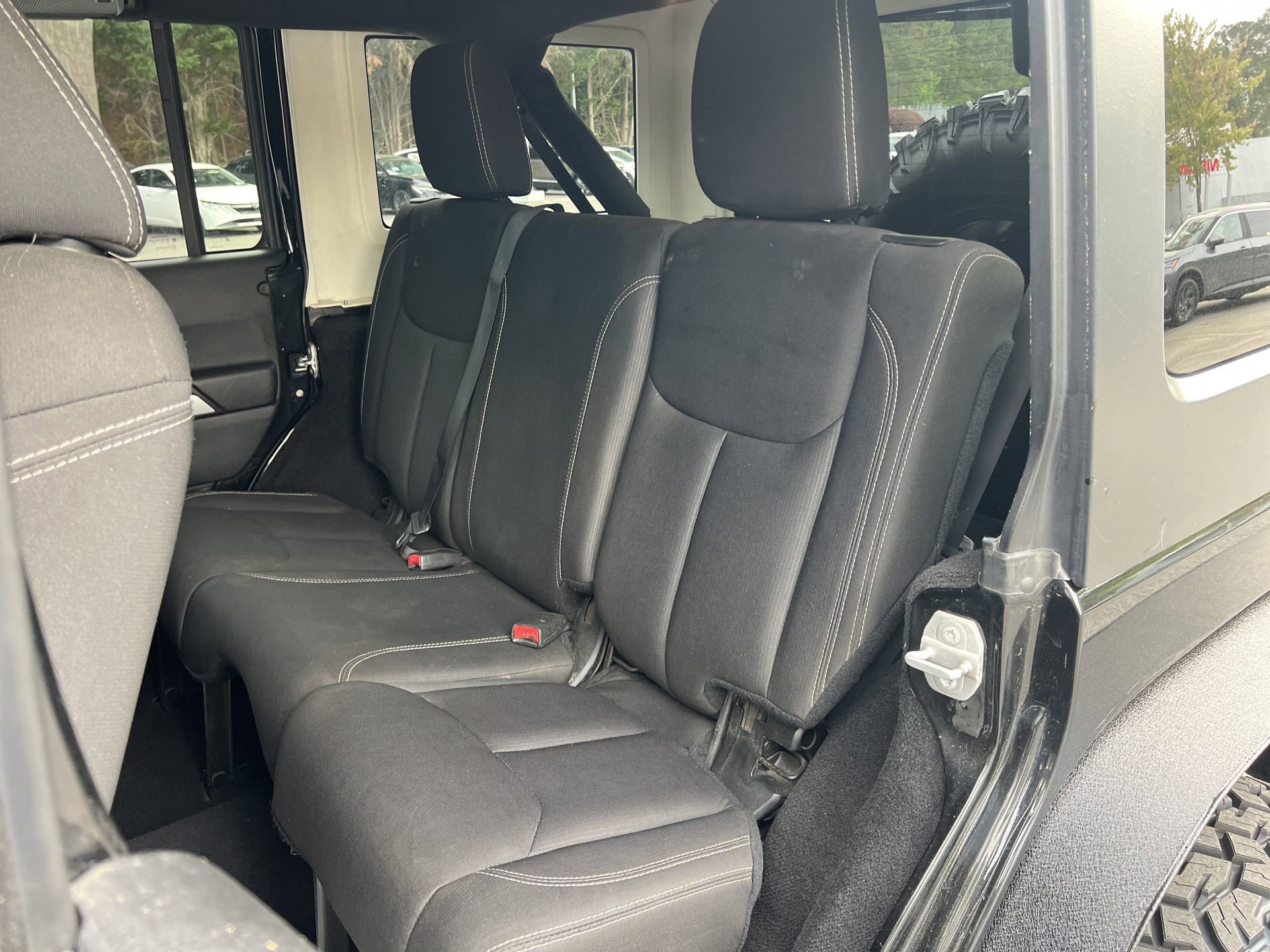 Used 2016 Jeep Wrangler Unlimited Rubicon w/ Dual Top Group image 16