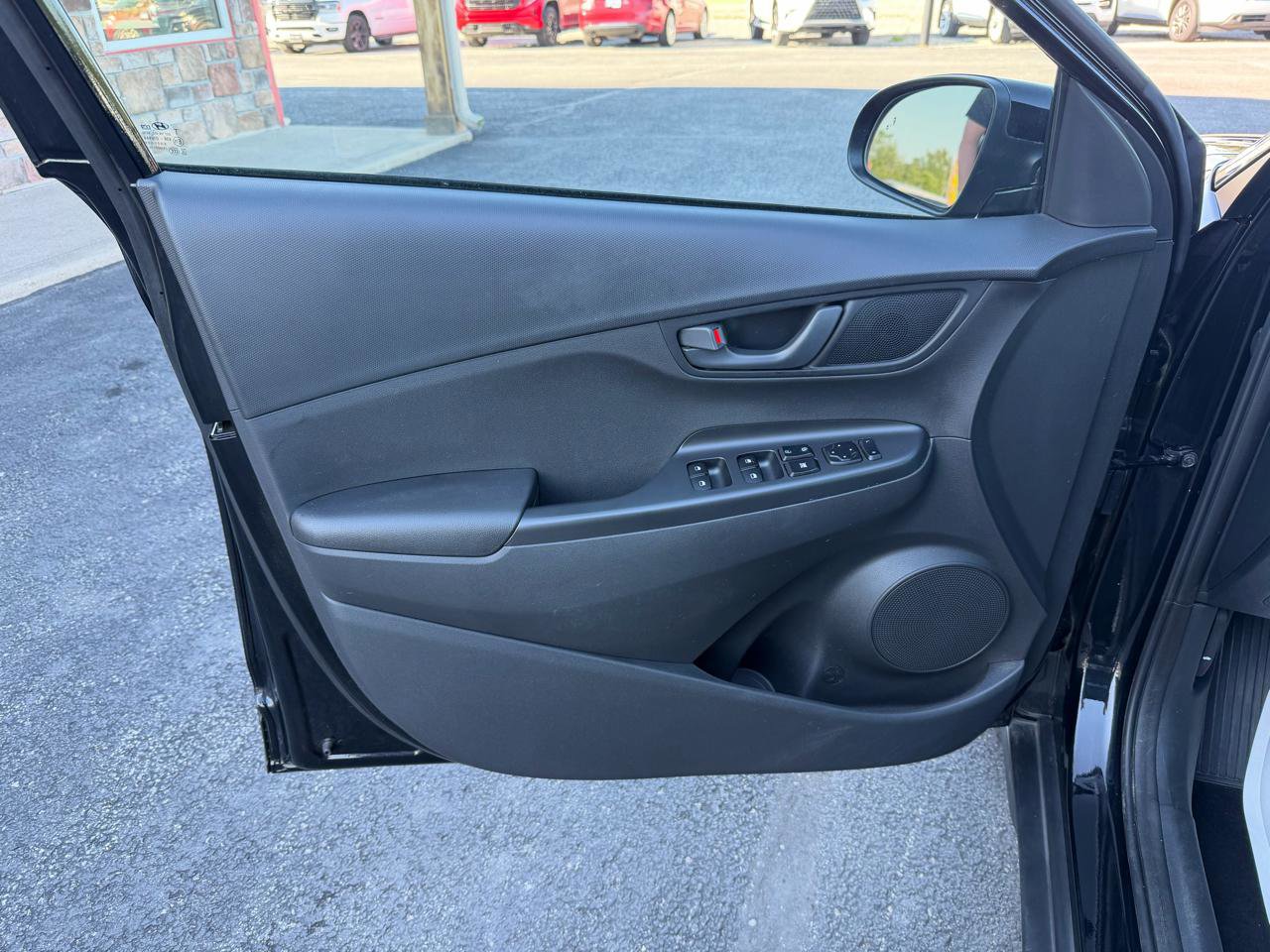 Used 2023 Hyundai Kona SE AWD/4WD image 12