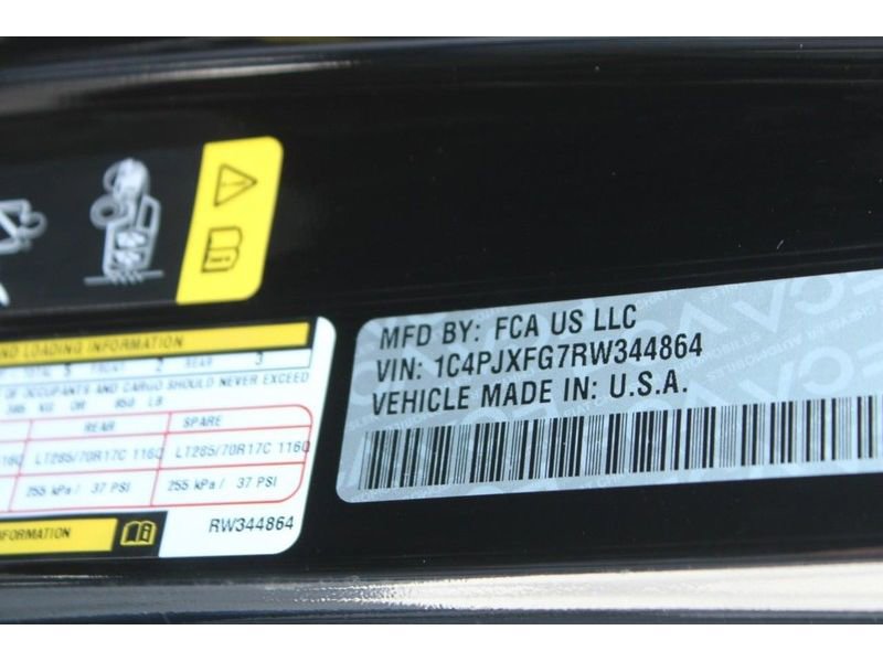 Used 2024 Jeep Wrangler Unlimited Rubicon AWD/4WD image 22