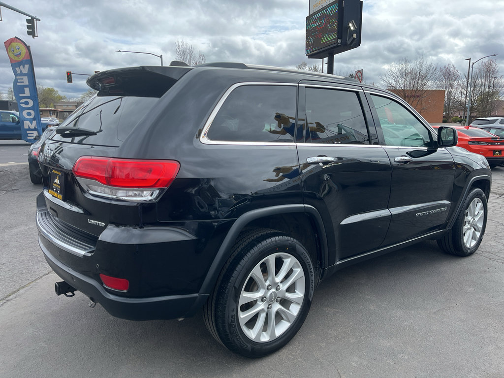 Used 2017 Jeep Grand Cherokee Limited AWD/4WD image 8