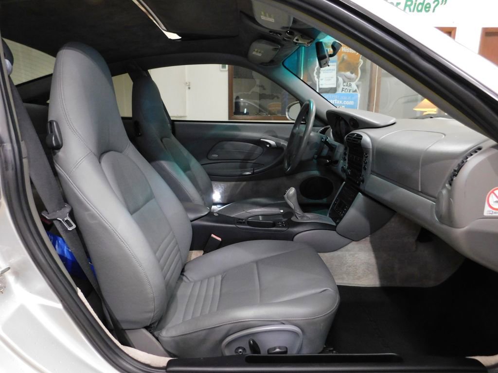 Used 2001 Porsche 911 Carrera 4 image 87