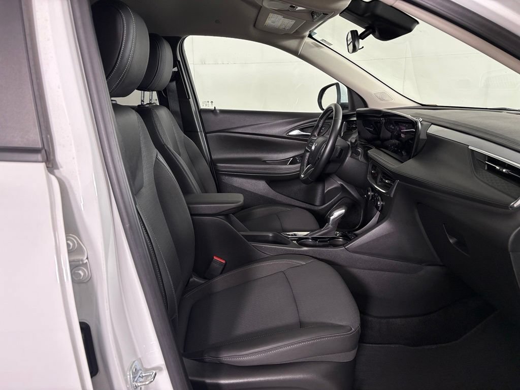 Certified 2024 Buick Encore GX Preferred w/ Comfort Package FWD image 43