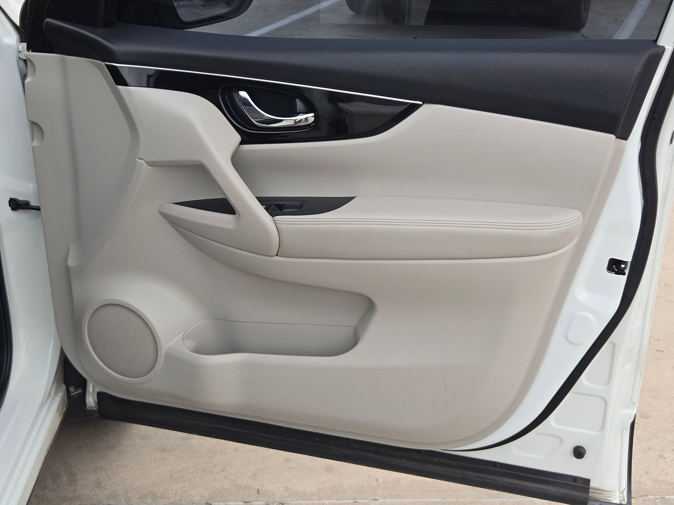 Used 2019 Nissan Rogue Sport SL image 29