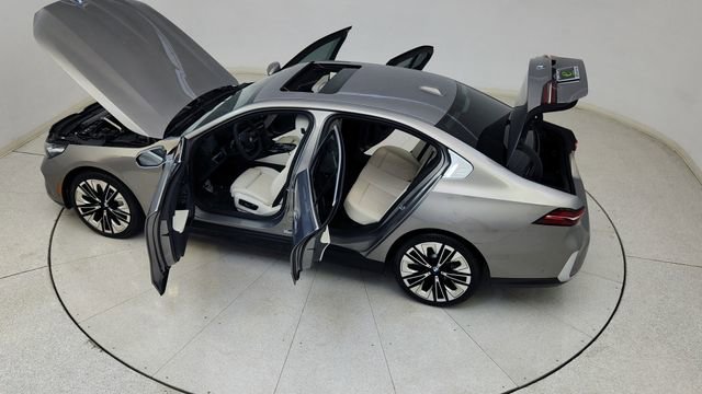 Used 2025 BMW 530i RWD image 89