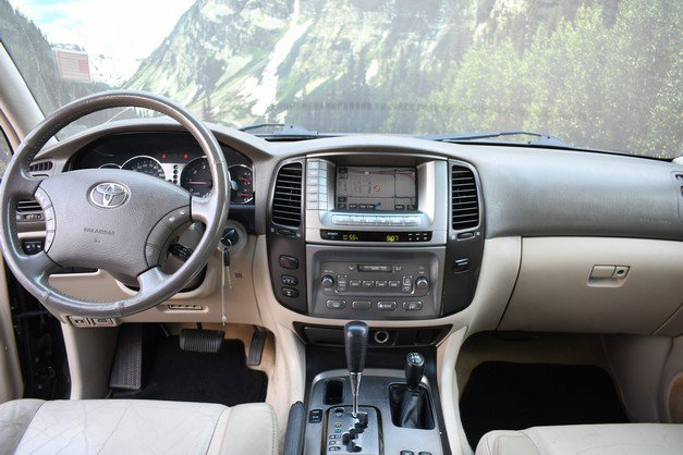 Used 2005 Toyota Land Cruiser AWD/4WD image 18