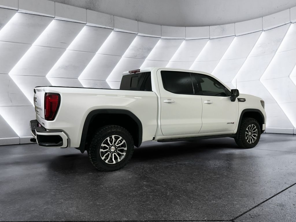 Used 2023 GMC Sierra 1500 AT4 w/ AT4 Premium Package AWD/4WD image 4
