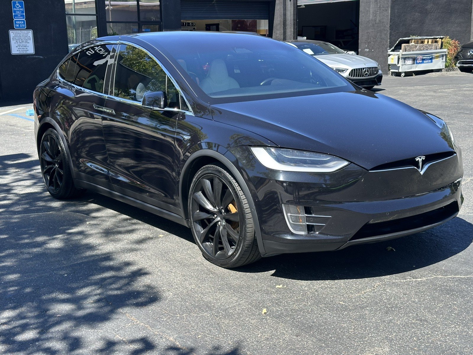 Used 2018 Tesla Model X 75D AWD/4WD image 7