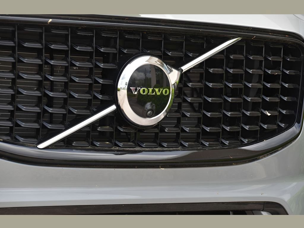 Certified 2025 Volvo XC60 B5 Ultra w/ Protection Package Premier image 8