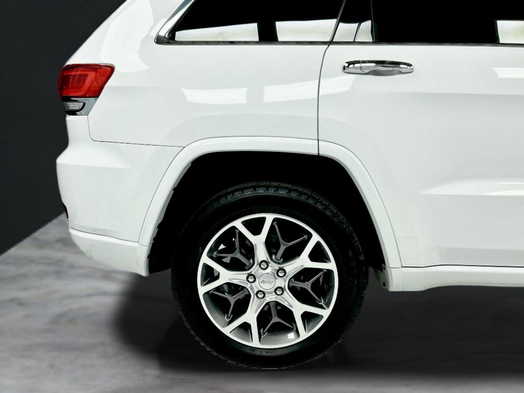 Used 2020 Jeep Grand Cherokee Overland AWD/4WD image 11