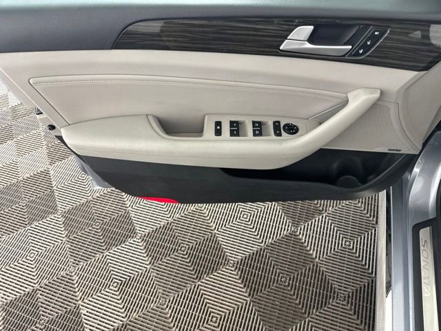 Used 2016 Hyundai Sonata Limited w/ Option Group 05 FWD image 20