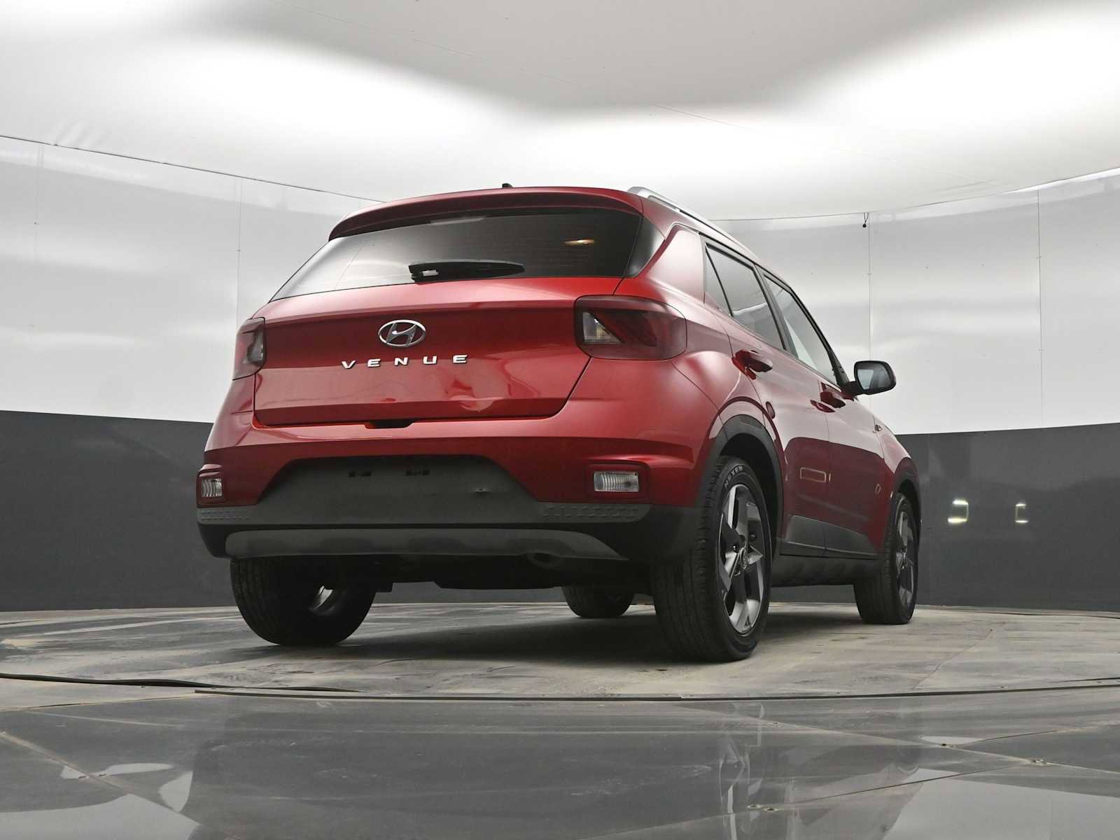 Used 2022 Hyundai Venue Limited FWD image 34