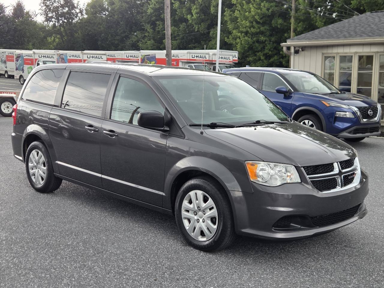 Used 2018 Dodge Grand Caravan SE w/ UConnect Hands-Free Group FWD image 4