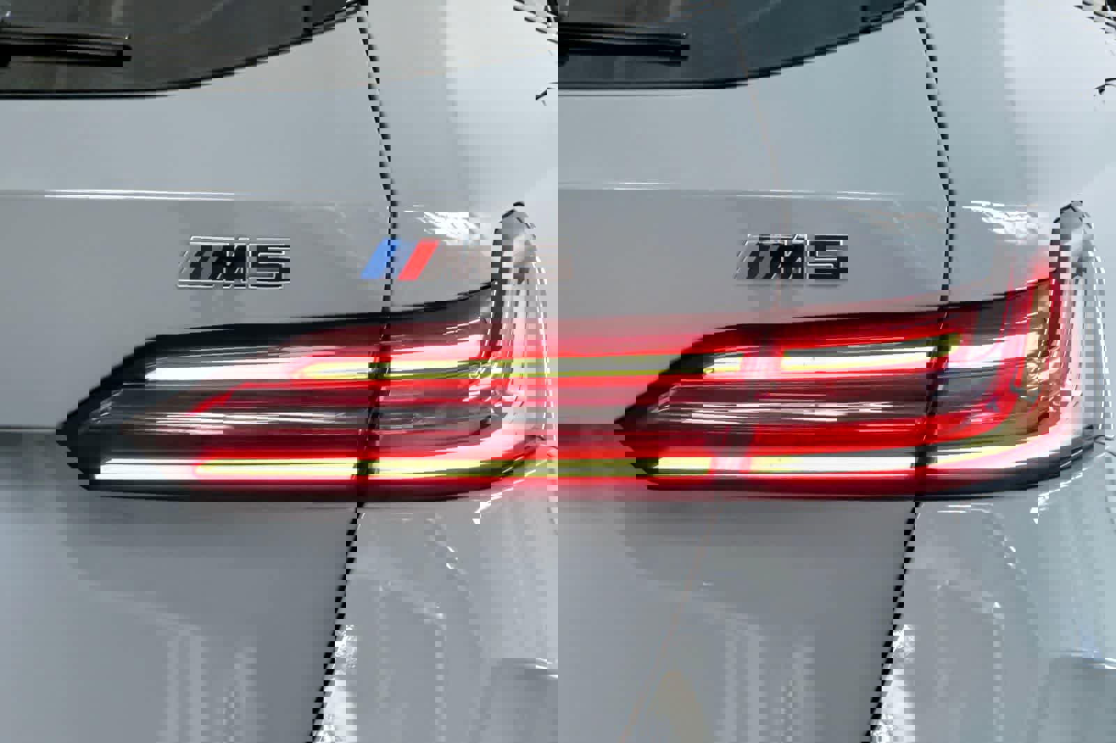 Used 2025 BMW M5 Touring w/ Executive Package image 27