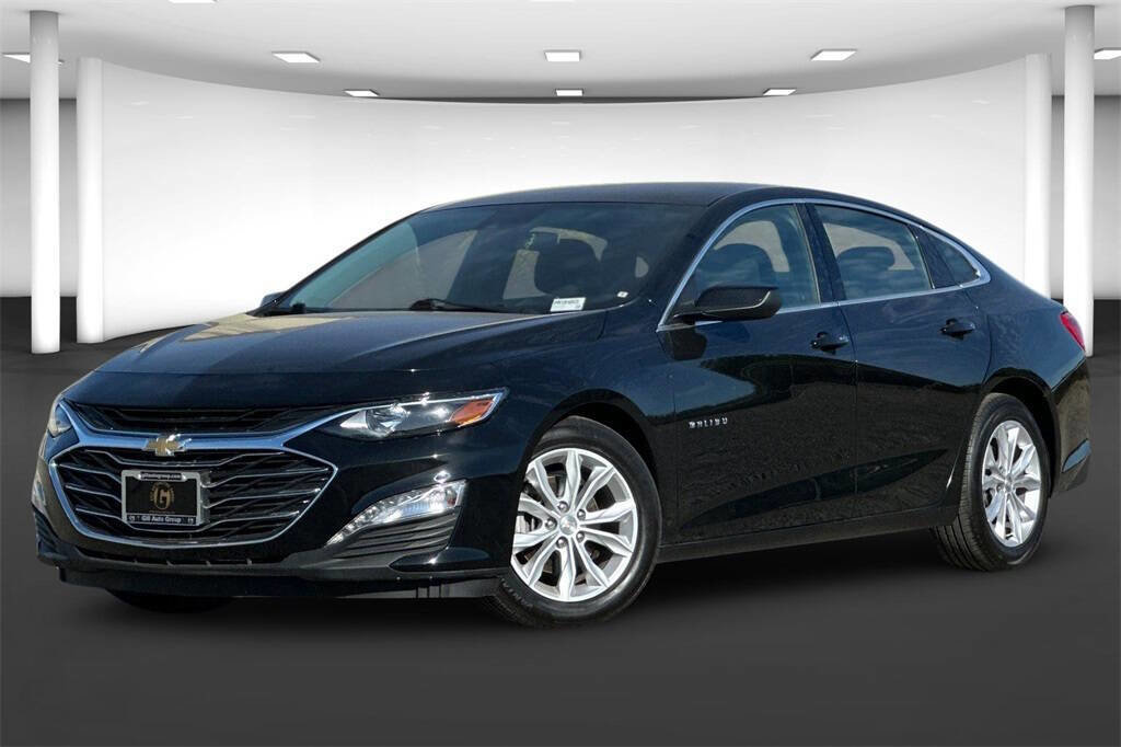 Used 2023 Chevrolet Malibu LT image 2