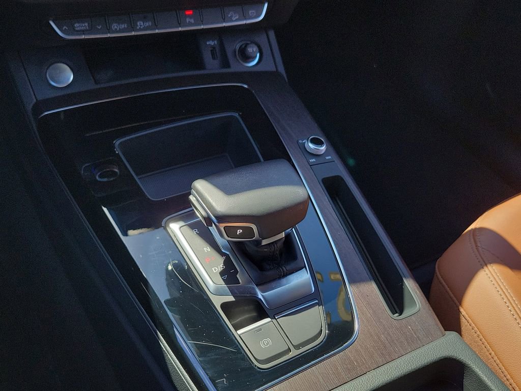 Used 2023 Audi Q5 2.0T Premium w/ Convenience Package image 15