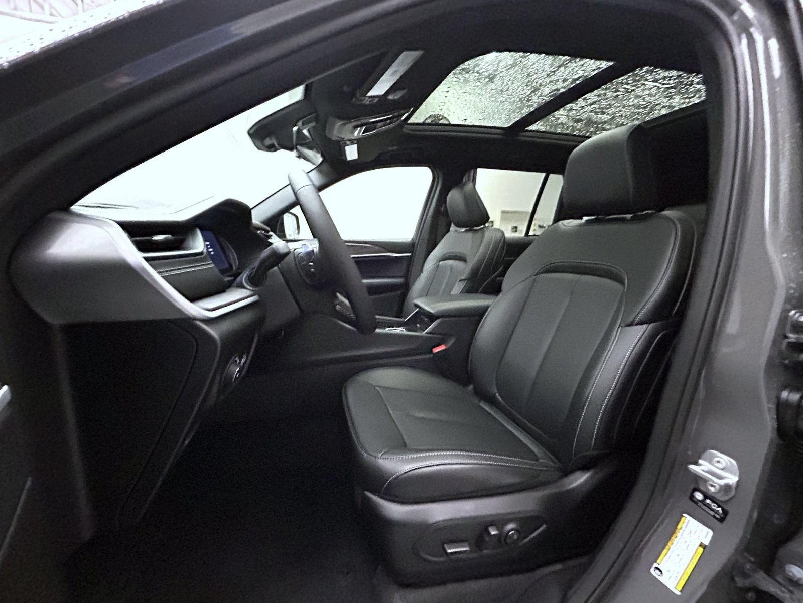 New 2027 Jeep Grand Cherokee Limited AWD/4WD image 10