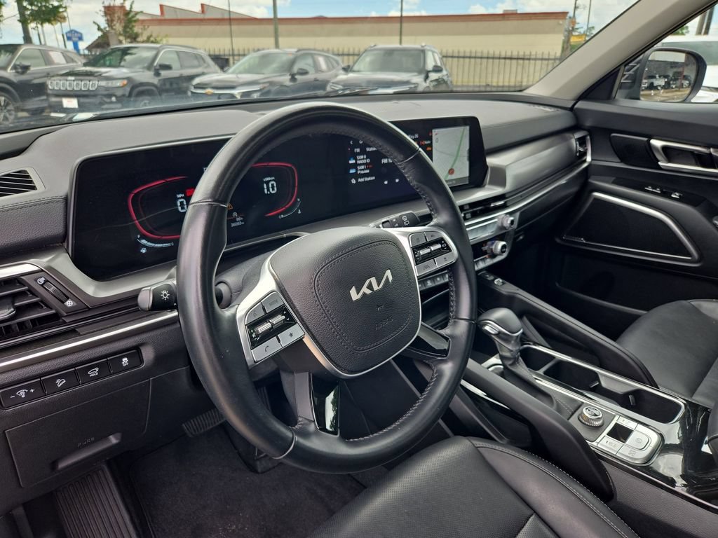 Used 2025 Kia Telluride S FWD image 15
