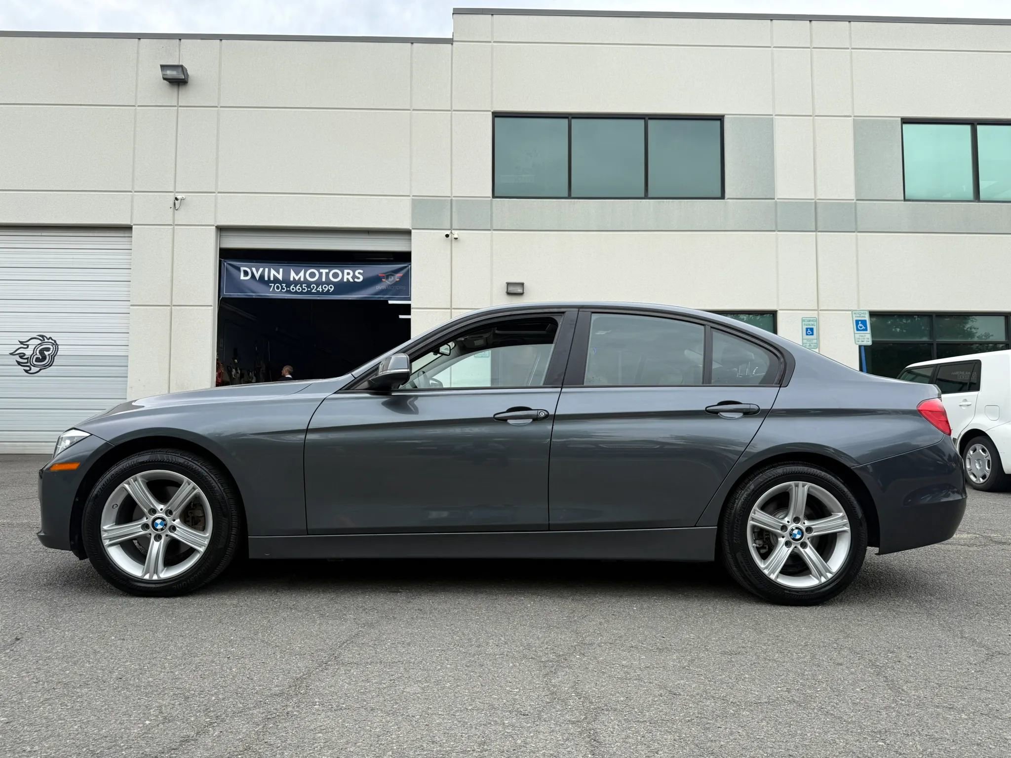 Used 2015 BMW 328i xDrive Sedan AWD/4WD image 10