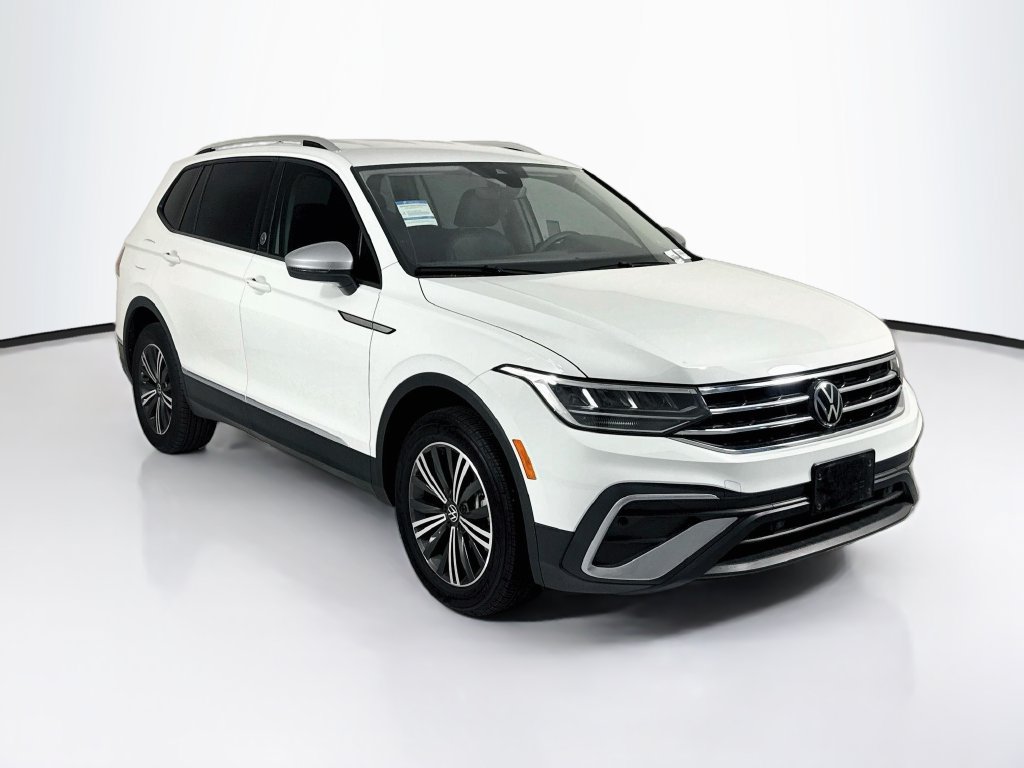 Used 2024 Volkswagen Tiguan Wolfsburg Edition AWD/4WD image 3