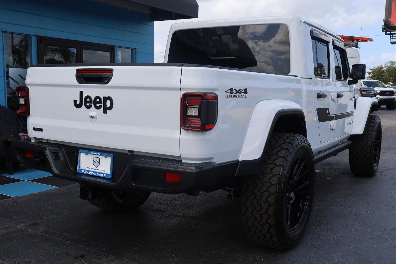 Used 2023 Jeep Gladiator Sport AWD/4WD image 4