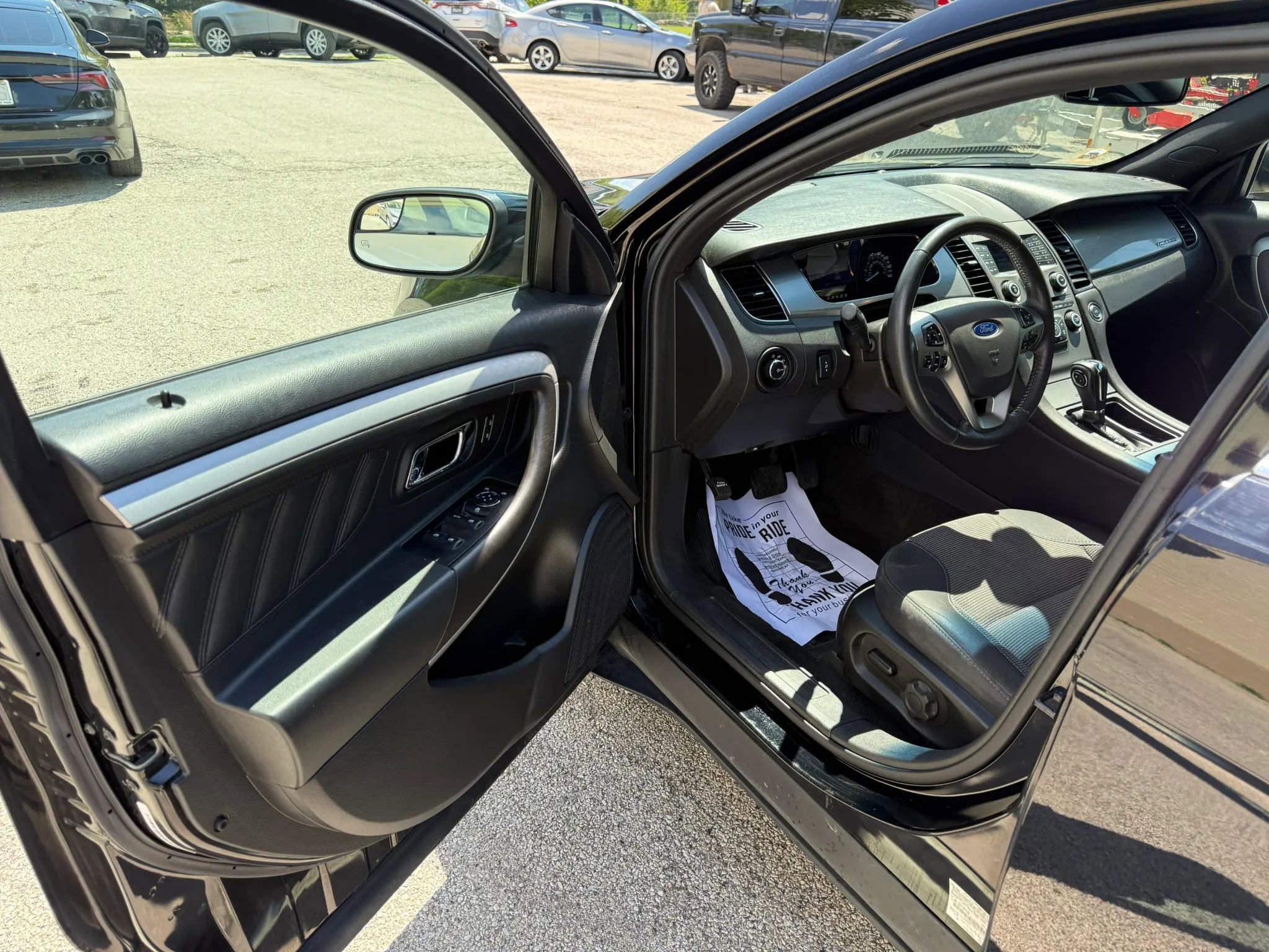 Used 2018 Ford Taurus SEL FWD image 9