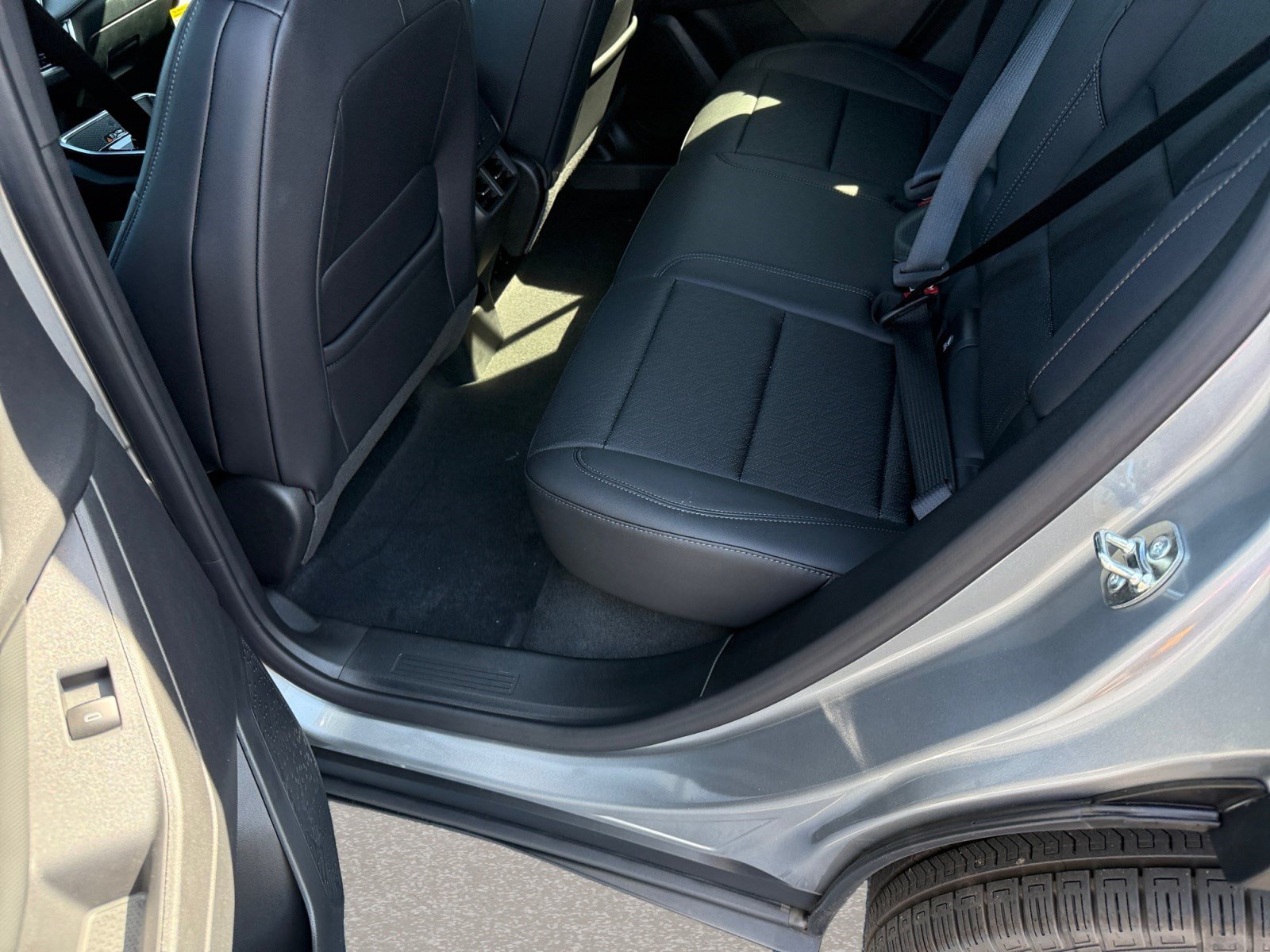 New 2026 Chevrolet Equinox LT w/ Convenience Package II FWD image 18