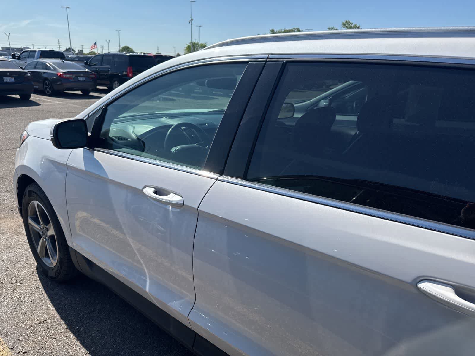 Used 2019 Ford Edge SEL w/ Equipment Group 201A AWD/4WD image 17